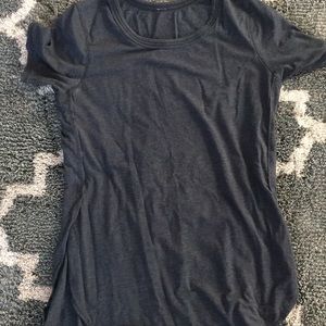 Lululemon charcoal gray tee